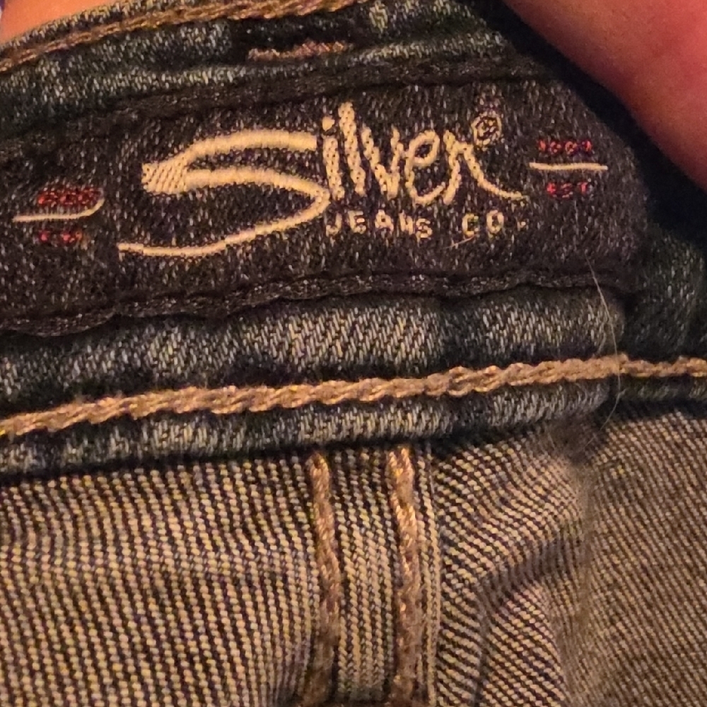 Silver "Suki Super Skinny" Blue Distressed Jeans. Size 29 Waist / 29 Length - Picture 7 of 7